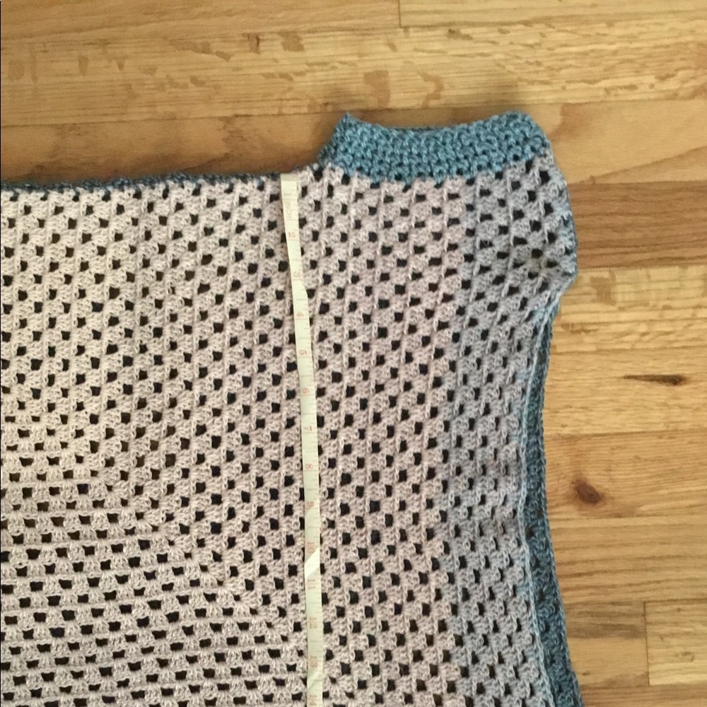 Handmade crocheted top - Picture 3 of 5